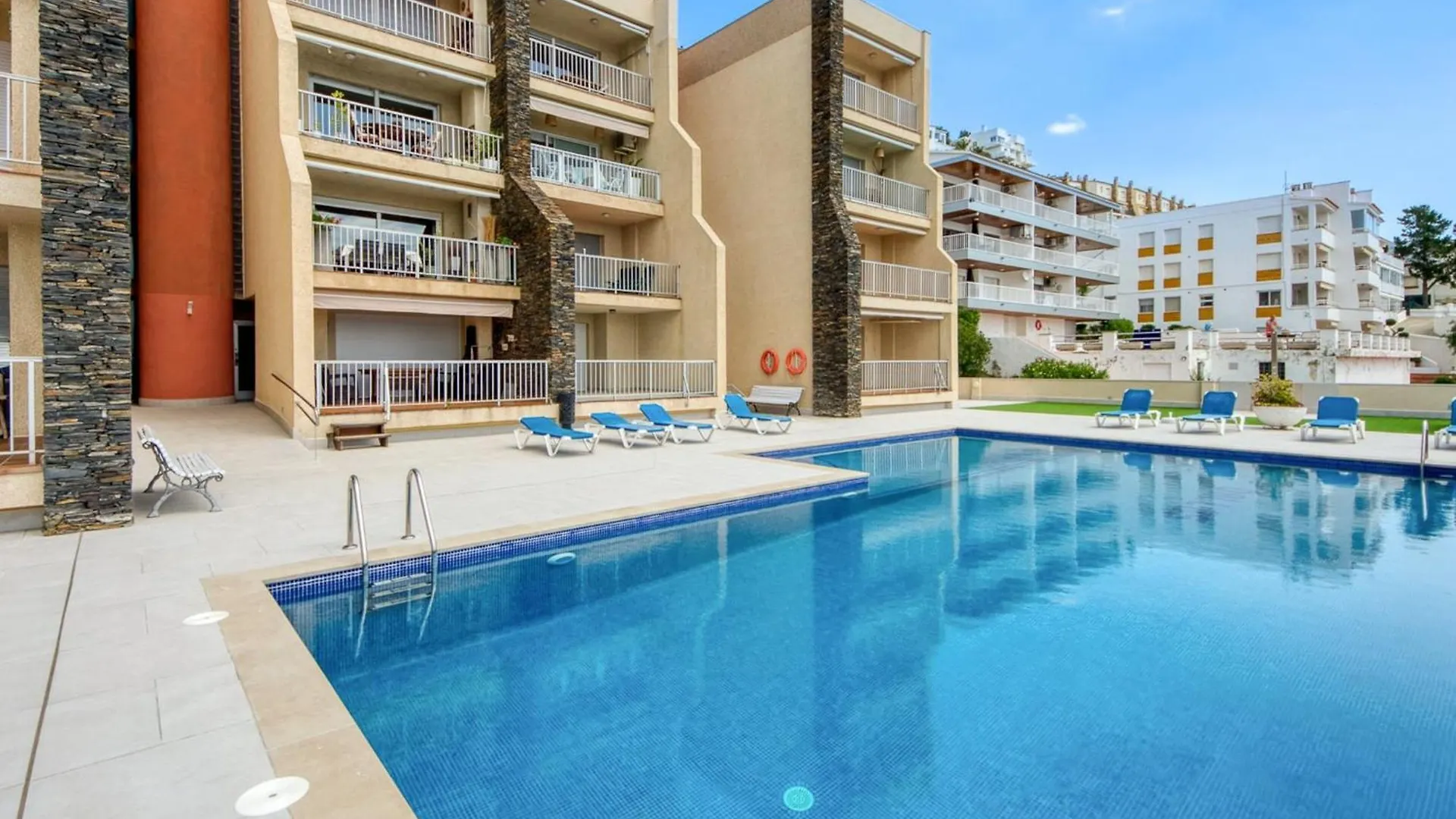 Great Apartment With View Roses 0*,  Spain